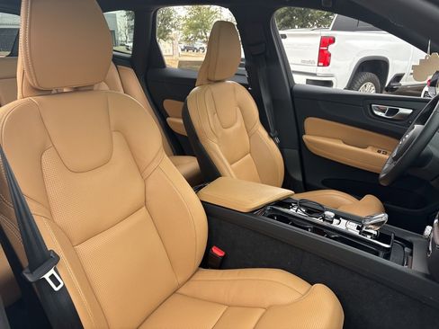 Used 2024 Volvo XC60 B5 Ultimate w/ Protection Package Premier image 12