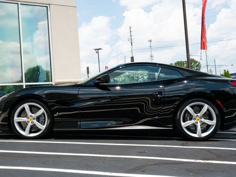 Used 2019 Ferrari Portofino RWD image 22