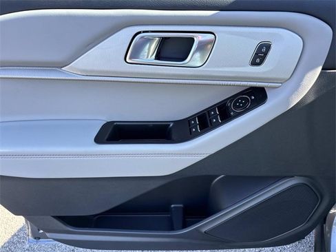 New 2026 Ford Explorer Active w/ Active Comfort Package image 21