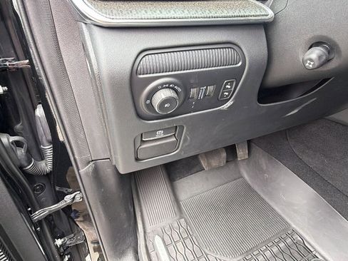 Used 2025 Jeep Grand Wagoneer Series III w/ Rear Seat Video Group 1 AWD/4WD image 30