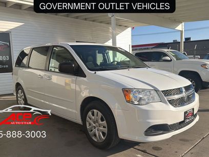 Used 2017 Dodge Grand Caravan SE w/ UConnect Hands-Free Group