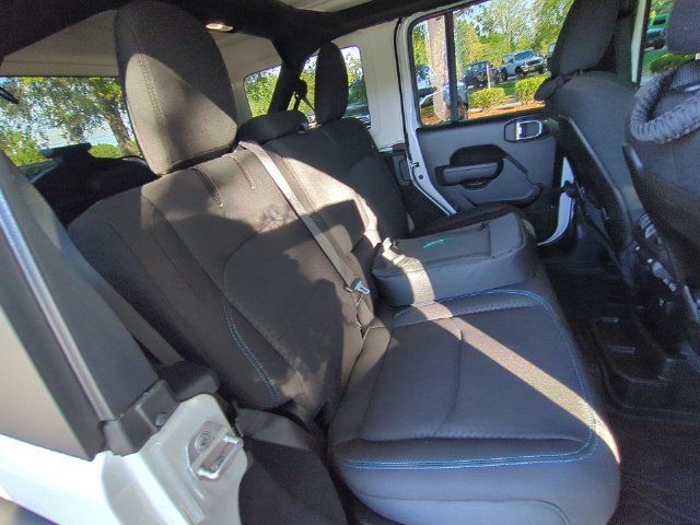 Used 2024 Jeep Wrangler Unlimited Rubicon 4xe w/ Capability Package AWD/4WD image 33
