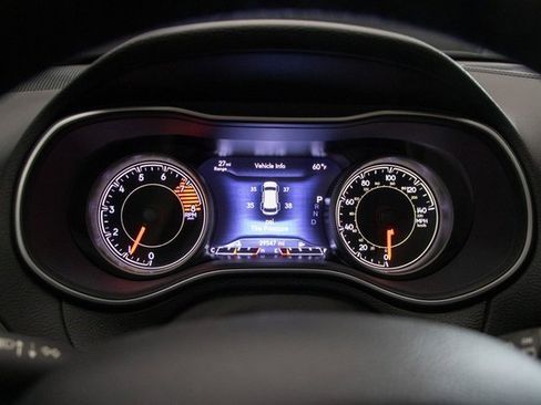 Used 2021 Jeep Cherokee Latitude Lux w/ Sun & Sound Group image 28