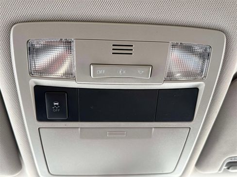 Used 2018 Toyota Tacoma SR w/ SR Convenience Package image 25