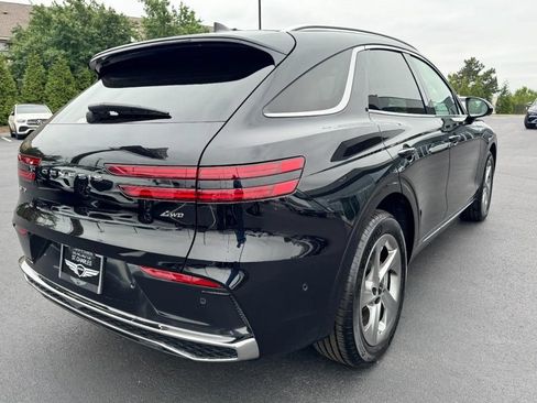 Certified 2026 Genesis GV70 2.5T Advanced AWD/4WD image 3