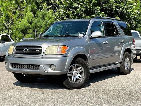 Used 2004 Toyota Sequoia SR5 RWD image 2