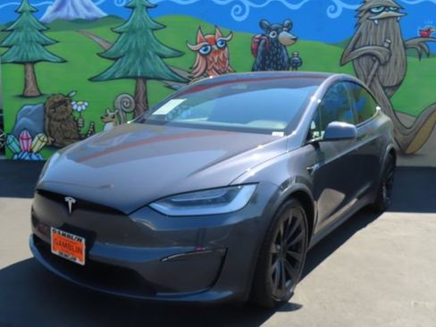 Used 2023 Tesla Model X AWD/4WD image 3