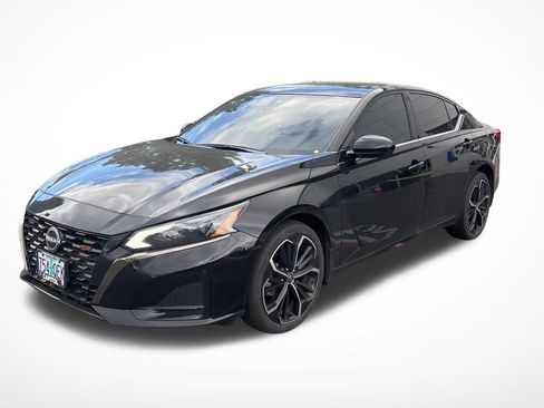 Used 2024 Nissan Altima 2.5 SR w/ SR Premium Package AWD/4WD image 9