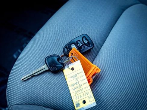 Used 2018 Hyundai Elantra SE image 26