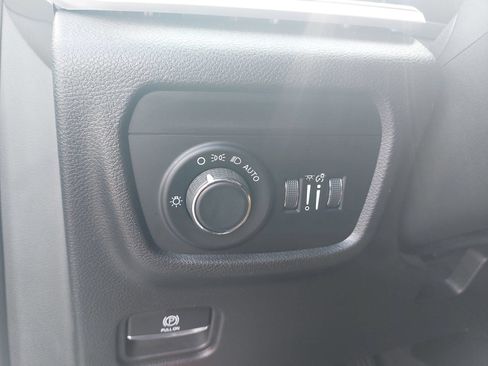Used 2024 Jeep Grand Cherokee Laredo X AWD/4WD image 24