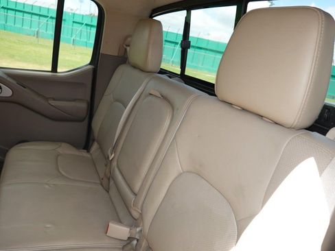 Used 2014 Nissan Frontier 2WD Crew Cab Long Bed image 21