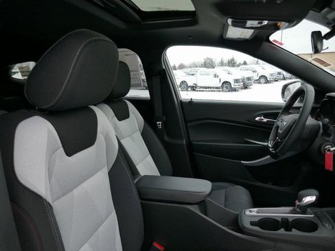 New 2026 Chevrolet Trax RS w/ Sunroof Package image 9