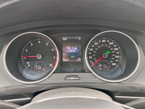 Used 2019 Volkswagen Tiguan SE w/ Panoramic Sunroof Package image 11