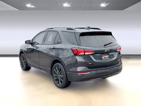 Used 2023 Chevrolet Equinox RS image 3