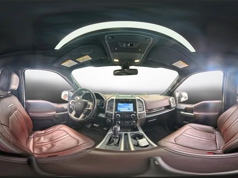 Used 2016 Ford F150 Platinum w/ Equipment Group 701A Luxury image 31