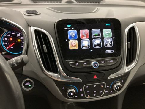 Used 2018 Chevrolet Equinox Premier w/ Infotainment II Package AWD/4WD image 11