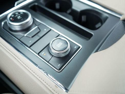 Used 2023 Ford Expedition Max XLT image 23