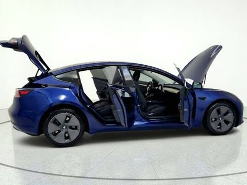 Used 2023 Tesla Model 3 Standard Range RWD image 19