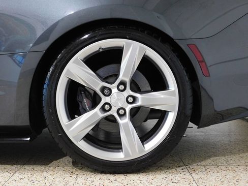 Used 2018 Chevrolet Camaro SS RWD image 72