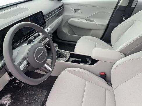 New 2026 Hyundai Kona SE image 5