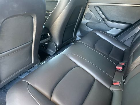 Used 2022 Tesla Model 3 Long Range AWD/4WD image 4