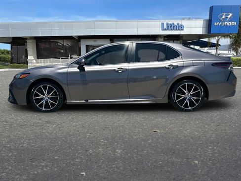 Used 2021 Toyota Camry SE w/ Audio Upgrade Package FWD image 6