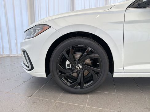 New 2026 Volkswagen Jetta SE image 12