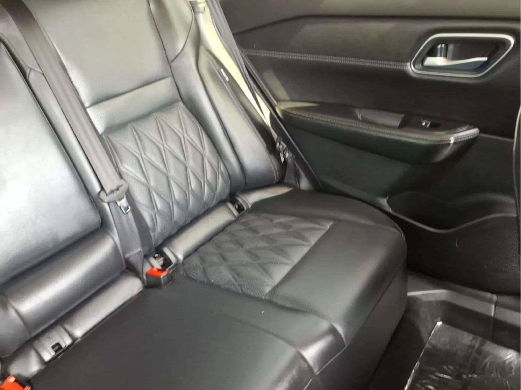 Certified 2024 Nissan Rogue Platinum FWD image 17