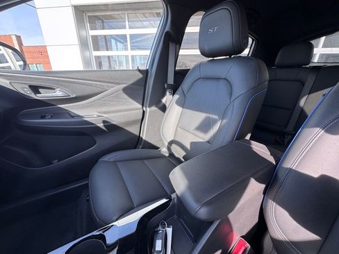 Used 2024 Buick Envista Sport Touring w/ Convenience I Package image 19