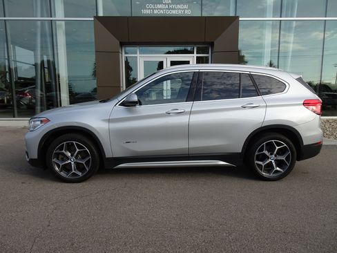 Used 2018 BMW X1 xDrive28i AWD/4WD image 2