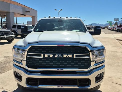 Used 2024 RAM 3500 Big Horn AWD/4WD image 2
