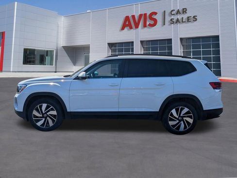 Used 2025 Volkswagen Atlas SE FWD image 11