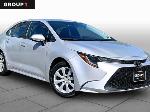 Certified 2022 Toyota Corolla LE FWD image 3