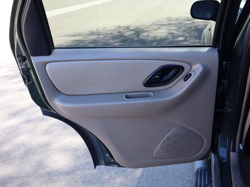 Used 2001 Ford Escape XLT image 23