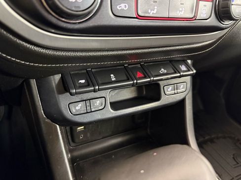 Used 2016 GMC Canyon SLT image 24