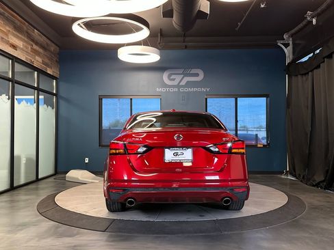 Used 2019 Nissan Altima 2.5 SV FWD image 4