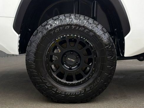 Used 2024 Toyota Tundra Limited image 11