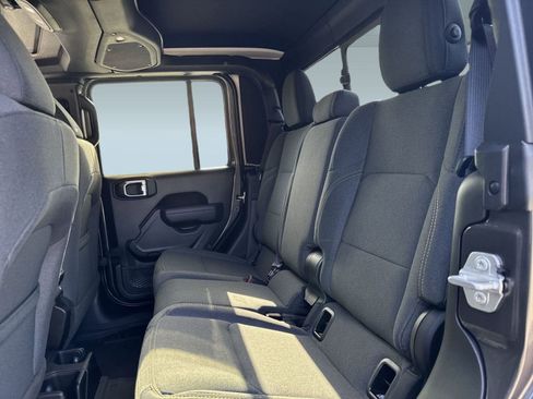 New 2025 Jeep Gladiator Sport image 12