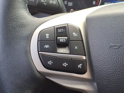 Used 2023 Ford Explorer XLT w/ Equipment Group 202A AWD/4WD image 20