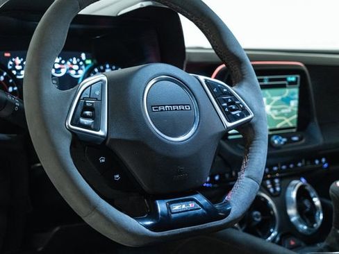 Used 2018 Chevrolet Camaro ZL1 image 23