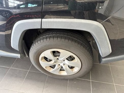 Used 2020 Toyota RAV4 LE FWD image 14
