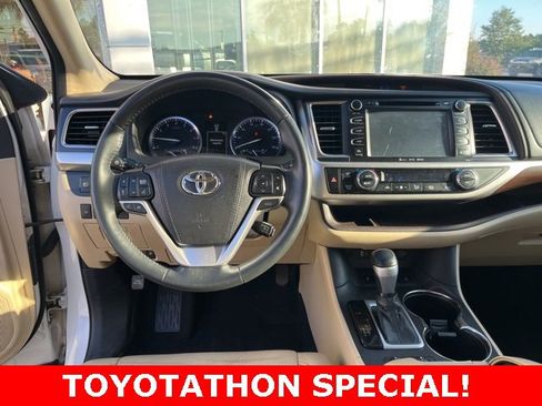 Used 2016 Toyota Highlander Limited Platinum image 20