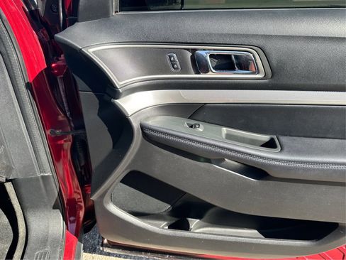 Used 2017 Ford Explorer XLT w/ Equipment Group 202A image 42