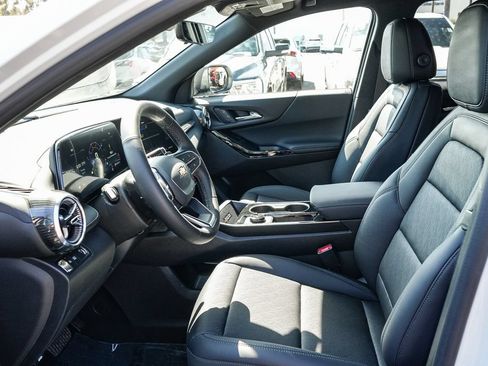 New 2026 Chevrolet Equinox LT w/ Convenience Package II FWD image 16