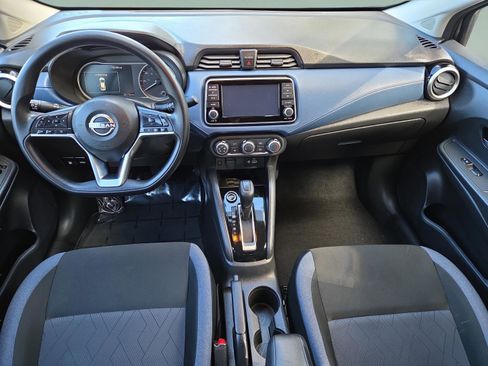 Used 2025 Nissan Versa SV image 10