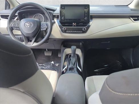 Used 2021 Toyota Corolla LE image 15