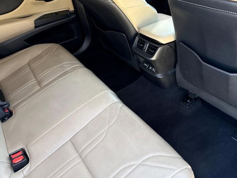 Used 2021 Lexus ES 300h ES 300h Luxury w/ Accessory Package image 32