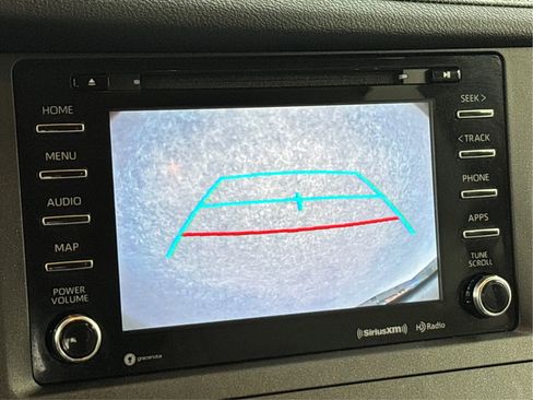Used 2020 Toyota Sienna XLE FWD image 38