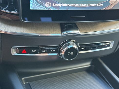 New 2026 Volvo XC60 B5 Core image 18