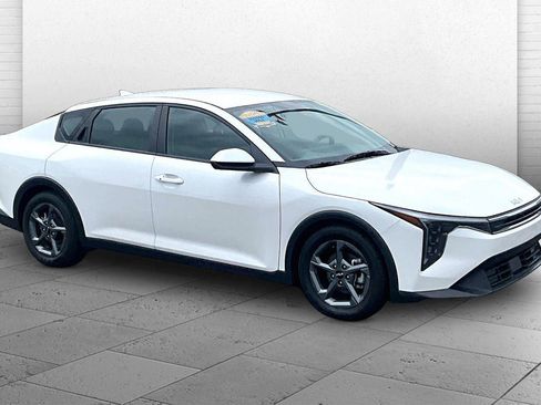 Used 2025 Kia K4 FWD image 1